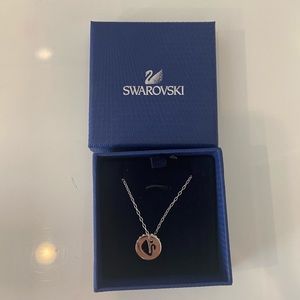 Swarovski Silver swan pendat necklace